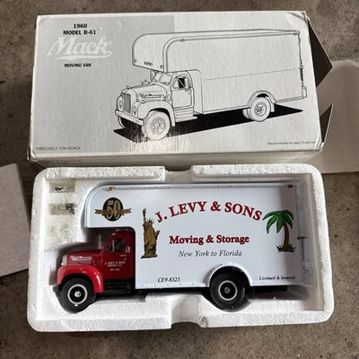 First Gear 1960 modelo B-61 Mack furgoneta móvil Bekins 1:34 18-1944 Foto 1 de 4