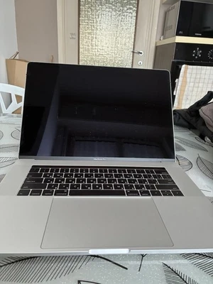 APPLE MACBOOK PRO 15" 2016 CORE i7 SSD 1 Tb 16 GB RAM - Immagine 1 di 4