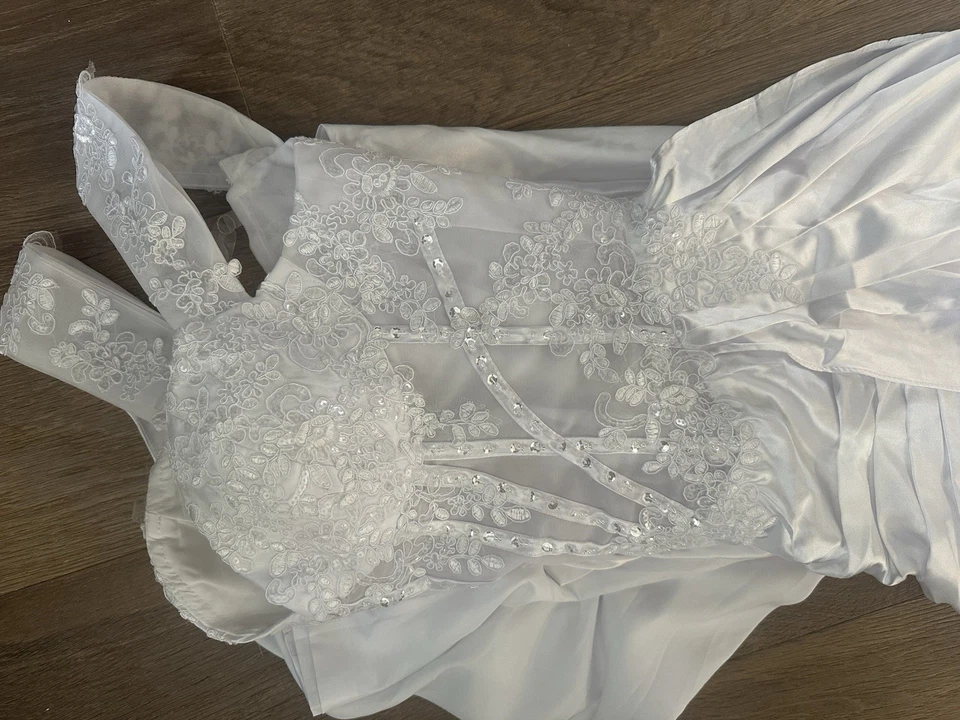 2 Vestido de Novia Talla 2/4 Sirena, Abertura, Hombro Descubierto, Secuencia, Encaje, Ajustado Foto 1 de 4