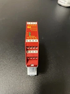 STI 44510-1031 Safety Relay SR103AM01 24V NEW OUT OF BOX - Picture 1 of 2