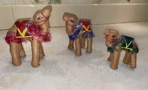"3 belenes vintage de cuero cosidos dromedarios camellos 3"" terneros 4"" vaca 5"" toro Navidad" - Imagen 1 de 11