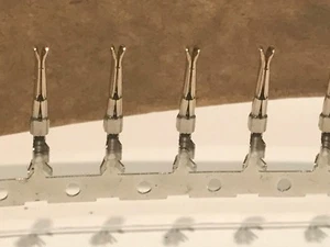 AMPHENOL L17RRD1F11400 FEMALE CRIMP CONTACTS x400 ac1b24 - Picture 1 of 3