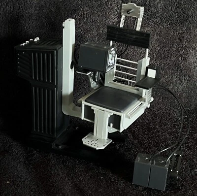 ROBOCOP • OCP MONITORING CHAIR • NECA ROBOCOP SERIES - Image 1 of 3