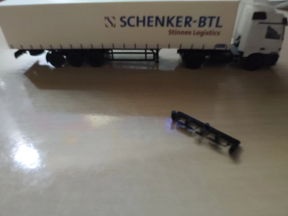 Herpa 146005 Mercedes Benz Actros MP2 '' SCHENKER-BTL- 1/87  - Imagen 1 de 1