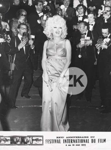 COCCINELLE Transgenre Queer Cannes Film Paparazzi Photographe photo 1972 - Picture 1 of 2