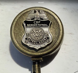 CBP Border Patrol Agent Ausweishalter Dark Bronzeton Ganzmetall einziehbare Rolle  - Bild 1 von 3