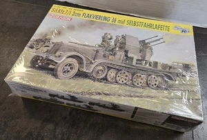 UNUSED DRAGON SD.KFZ.7/1 2CM FLAKVIERLING 38 AUF MODEL KIT 6525 * 1/35 SCALE - Picture 1 of 3