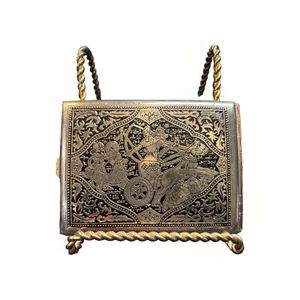 Schönes ägyptisches Kampfszene Streitwagen Zigarettenetui Silber mit grünem Innenleben - Bild 1 von 13