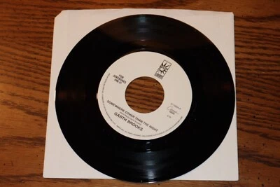 VINYL 45 GARTH BROOKS SOMEWHERE OTHER THAN THE NIGHT B/W MR RIGHT NEW UNPLAYED - Image 1 of 2