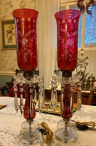 ATEMBERAUBENDES PAAR RIESIGE ANTIKE CRANBERRY HURRICANE MANTEL LAMPEN - Bild 1 von 13
