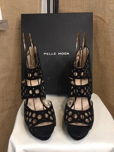 NEU MIT ETIKETT - PELLE MODA MAHAL-SU SCHWARZ KINDER WILDLEDER OFFENE ZEHENPARTIE PLATEAU HEELS - GRÖSSE 9 - Bild 1 von 10