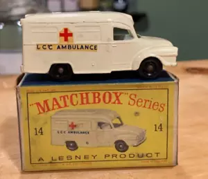 Authentic Near-Mint 1962 Matchbox Lesney #14 Lomas Ambulance in Original D Box - Picture 1 of 8