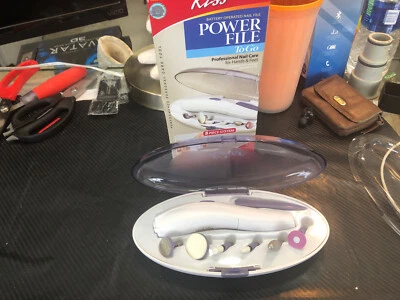 Kit de uñas Power File To Ho alimentado por batería Kiss caja abierta Foto 1 de 3