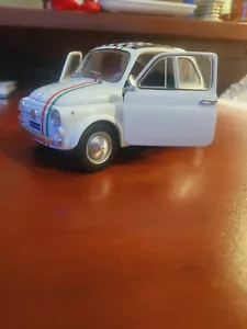 Solido 1/18 - Fiat 500 L 1968 Italia White With Sripes Diecast model car - Picture 1 of 4