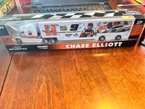 CHASE ELLIOTT NASCAR AUTHENTICS Hauler 1:64 - Bild 1 von 2