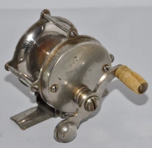 Carrete de pesca vintage Pennell Trade Mark 60 cebo antiguo fundición 2,5" - Imagen 1 de 9