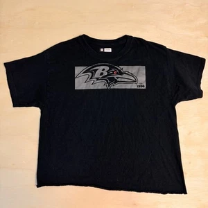 Maglietta NFL Team Apparel grande girocollo grafica 1966 Baltimore Ravens Black Crop - Foto 1 di 8