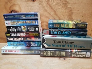 Lot of 11 assort novels Clancy Cussler Steinhauer Ludlum HB/PB mix - Imagen 1 de 1