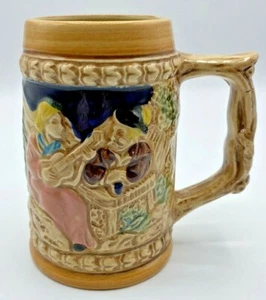 PIEDRA DE CERVEZA DE CERÁMICA ESTILO ALEMÁN ERA RENACENTISTA COLECCIONABLE 5,5 PULGADAS DE ALTO - VINTAGE - Imagen 1 de 7