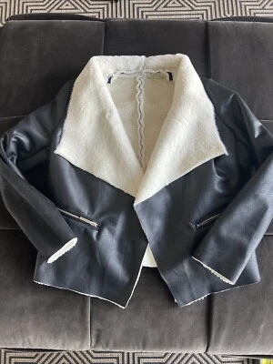 皮革背心女式 XS 码人造剪羊毛黑色 Gianni Bini 领 — 第 1/4 张图片