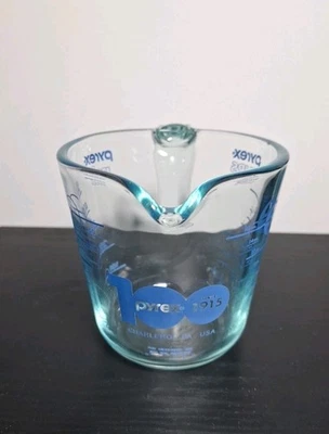 Pyrex 2 Cup 500ml 100th Anniversary Glass Measuring Cup Blue - Image 1 of 4