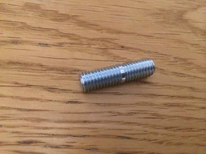 Neu Fiat X19 X1/9 M8 X 30 Wasserpumpe Kühlmittel Rohr Bolzen - Bild 1 von 1