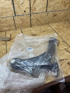 Front Lower Driver Control Arm For 2001- 2004 2005 2006 Hyundai Elantra K620328 - Picture 1 of 3
