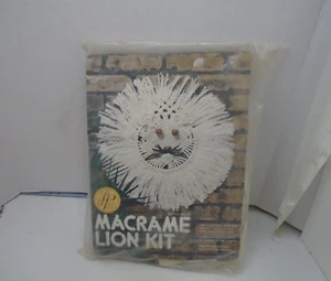Kit macramè LEONE 1978 vintage di tempo libero casa feste mai aperto NOS decorazione parete - Foto 1 di 4