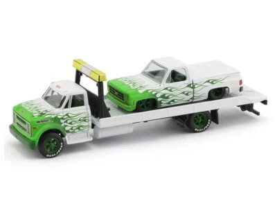 CHEVROLET C60 Truck 1968 & Silverado 1979 - green / white - M2 1:64 - Bild 1 von 4