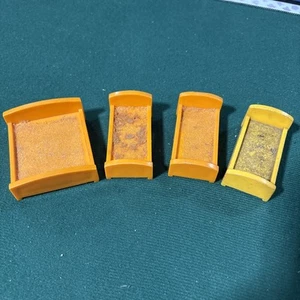 Fisher Price Beds Vintage Lot Of 4 Little People - Picture 1 of 3