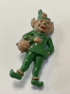Vintage Plastic Green Leprechaun Brooch Pot Of Gold St Patrick's Day Elf Pin 2” - Picture 1 of 4