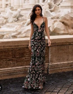 Alamour The Label Rome Embroidered Floral Maxi Dress Prom Formal Gown Size XS - Picture 1 of 15