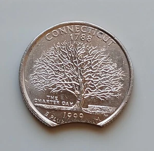 NICE CURVED CLIP CONNECTICUT QUARTER 25C UNCIRCULATED PICTURES INCLUDED - Picture 1 of 2