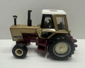 1/64 ERTL Allis Chalmers 7050 Tractor GOLD CHASE - Picture 1 of 4