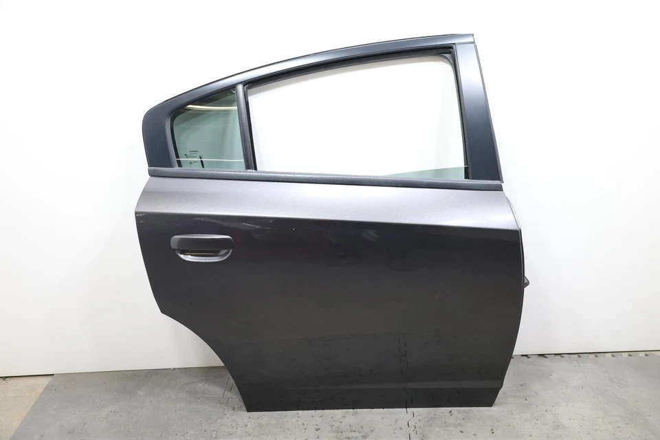 Dodge Charger 2011-2023 carcasa de puerta trasera derecha del lado del pasajero OEM GRIS_PAU Foto 1 de 4