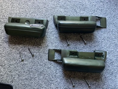 Mopar 1968-1972 Plymouth Duster Dodge Dart Demon Swinger Green Arm Rests — 第 1/2 张图片