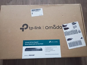 New TP- Link Omada 28-Port Gigabit smart switch With 24-Port PoE+ Model SG2428P - Picture 1 of 3