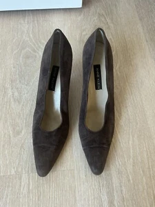 Anne Klein Suede Pump Size 8 1/2 - Picture 1 of 3