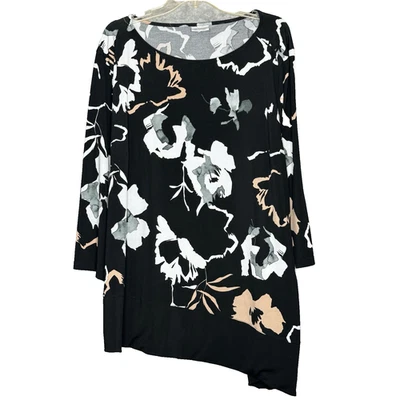 Blusa túnica Avenue 3X negra floral dobladillo asimétrico manga 3/4 elástica Foto 1 de 4