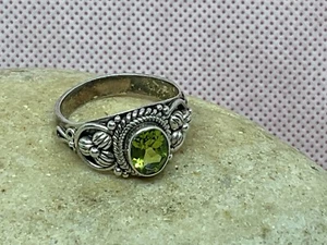 Suarti BA Bali Indonesian Green Peridot Sterling Silver Ring 5.4 g Solid Size 8 - Picture 1 of 13
