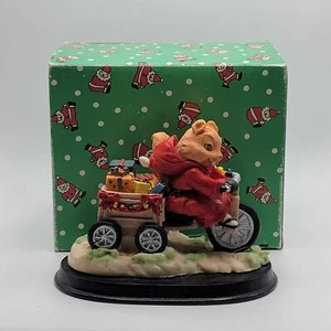 Statuina Decorazione Natalizia Chipmonk's X'mas Ride Equitazione Bici Riparata 4"H - Foto 1 di 10