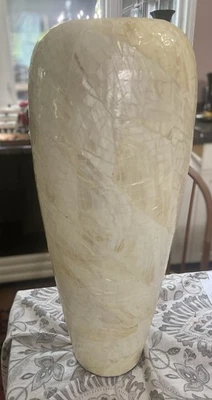 Jarrón de piso Pier 1 alto blanco estilo Capiz Shell, 22” T x 8” W Foto 1 de 4