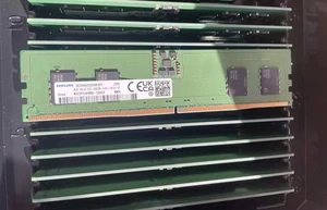 Samsung 8GB DDR5 4800 Desktop RAM UDIMM 1Rx16 PC5-4800B-UC0-1010-XT 288pin - Bild 1 von 1
