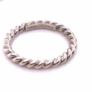 Auténtico Hermoso Anillo de Banda de Cuerda de Plata Esterlina 925 Tiffany & Co. Talla 5,5 - Imagen 1 de 7