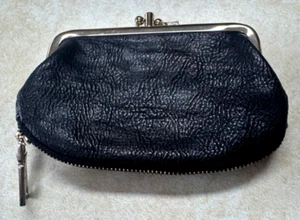 VINTAGE DKNY BLACK LEATHER COIN PURSE WITH KISS LOCK SNAP ON TOP & ZIPPER BOTTOM - Picture 1 of 15