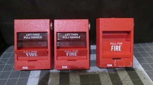 Estación de alarma contra incendios roja de tracción manual EST SIGA-278 235139P sin llaves 1 nos 2 cubiertas - Imagen 1 de 3