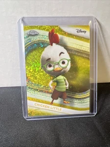 2025 Topps Chrome Disney Chicken Little #20 Yellow Mini Diamond - Bild 1 von 2