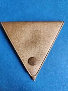 Vintage 1960`s Gold Vinyl Girl Scout Fold-out Triangle Coin case new - Bild 1 von 3