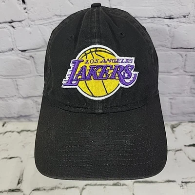 Gorra de pelota de algodón negra con tirantes New Era 9twenty de Los Angeles Lakers para hombre Foto 1 de 4