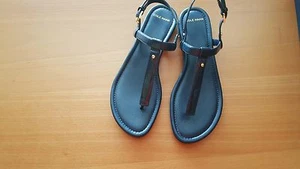Sandali con perizoma Cole Haan nuovi con scatola blu navy scarpe basse US 6,5 - Foto 1 di 10
